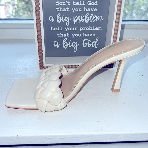 Shoe#6 - Picture 2 of 3